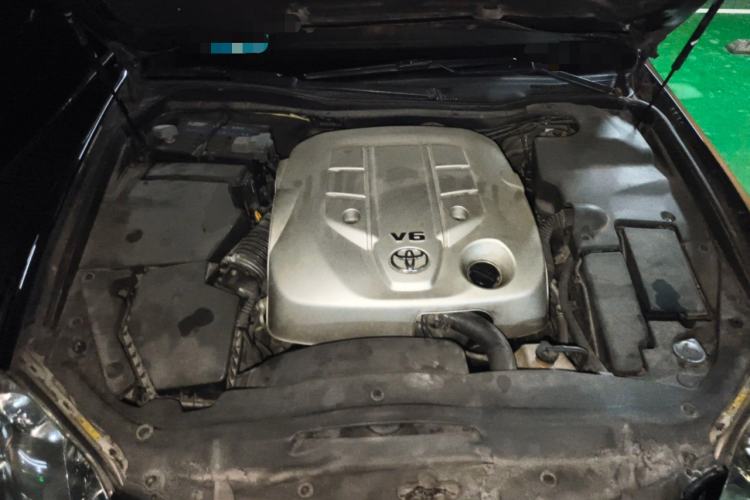Used Toyota Crown 2007 3.0L Royal Saloon Standard Engine Bay