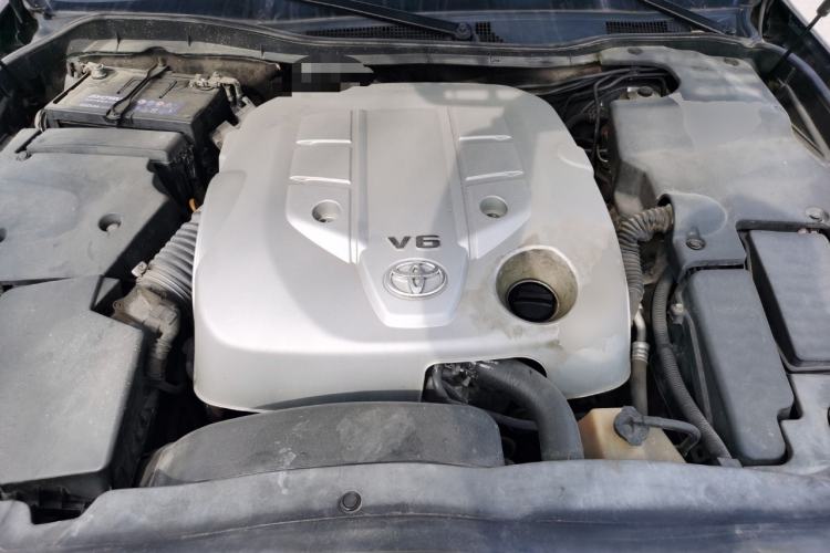 Used Toyota Crown 2007 2.5L Royal Special Edition Engine Bay