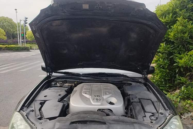 Used Toyota Crown 2007 3.0L Royal Saloon Stylish Navigation Engine Bay