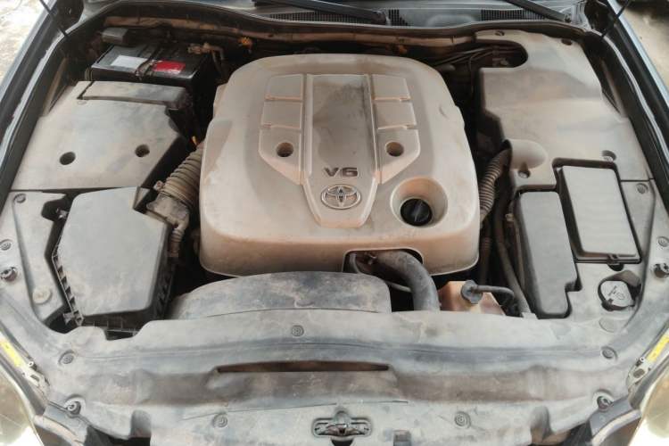 Used Toyota Crown 2007 2.5L Royal Special Edition Engine Bay