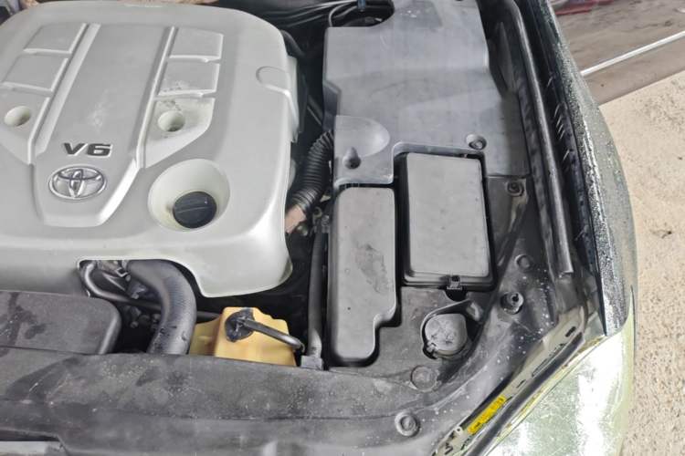 Used Toyota Crown 2007 2.5L Royal Genuine Leather Edition Engine Bay Left