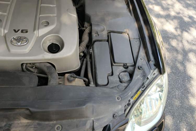 Used Toyota Crown 2007 2.5L Royal Special Edition Engine Bay Left