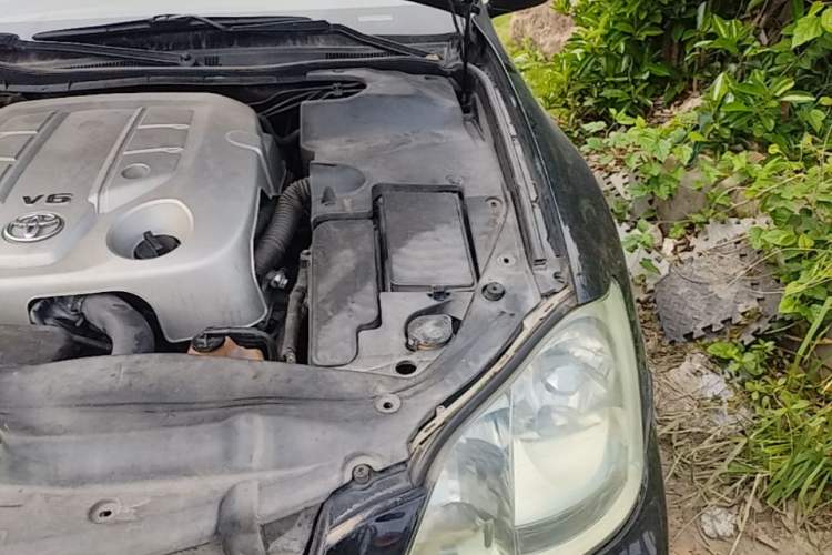 Used Toyota Crown 2007 3.0L Royal Saloon Stylish Navigation Engine Bay Left