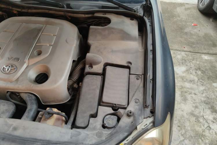 Used Toyota Crown 2007 2.5L Royal Special Edition Engine Bay Left