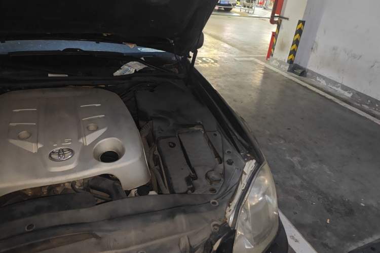 Used Toyota Crown 2007 2.5L Royal Special Edition Engine Bay Left