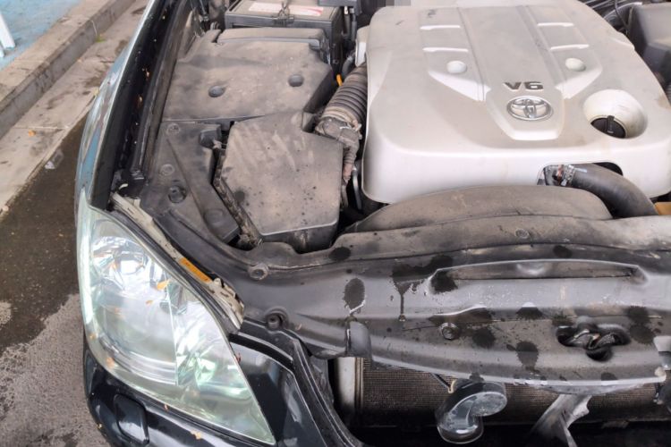 Used Toyota Crown 2007 2.5L Royal Special Edition Engine Bay Right