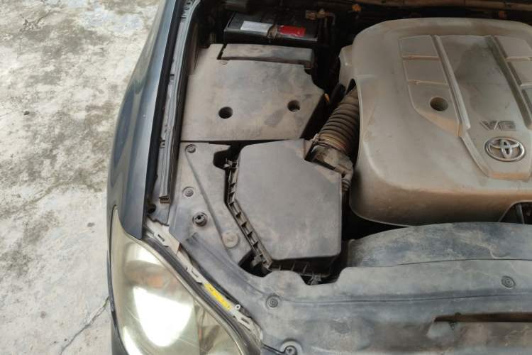 Used Toyota Crown 2007 2.5L Royal Special Edition Engine Bay Right