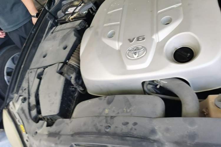 Used Toyota Crown 2007 2.5L Royal Special Edition Engine Bay Right