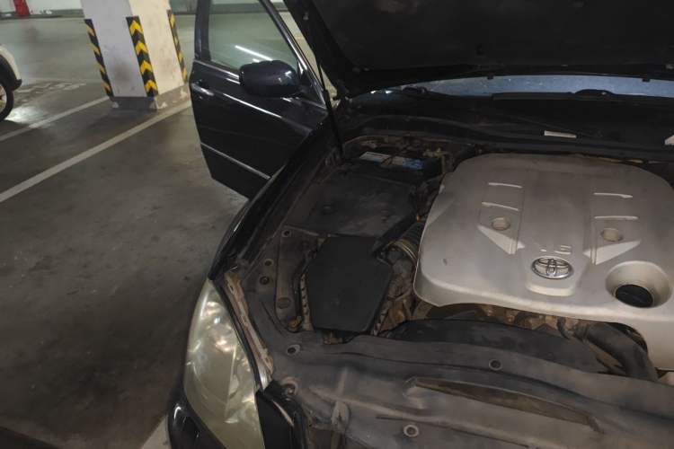 Used Toyota Crown 2007 2.5L Royal Special Edition Engine Bay Right