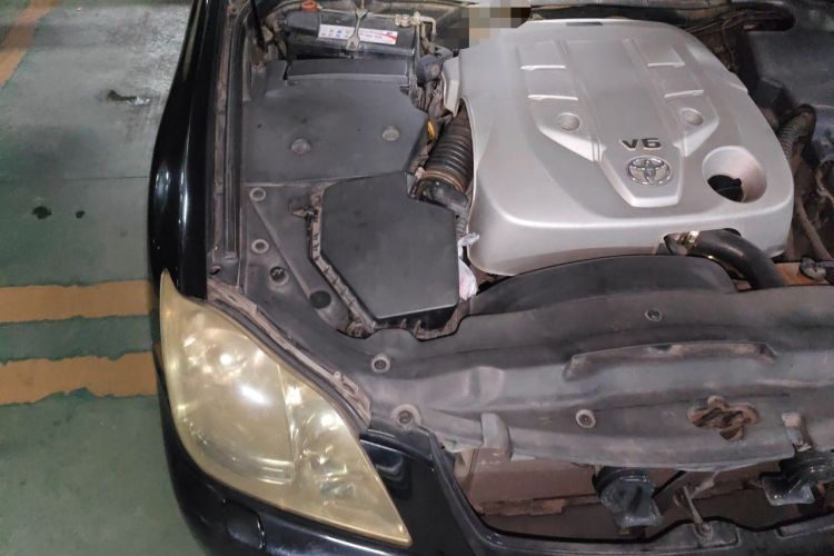 Used Toyota Crown 2007 2.5L Royal Special Edition Engine Bay Right