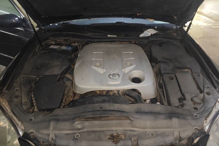 Used Toyota Crown 2007 2.5L Royal Special Edition Engine Bay