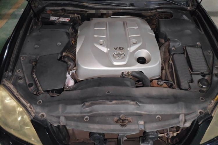 Used Toyota Crown 2007 2.5L Royal Special Edition Engine Bay