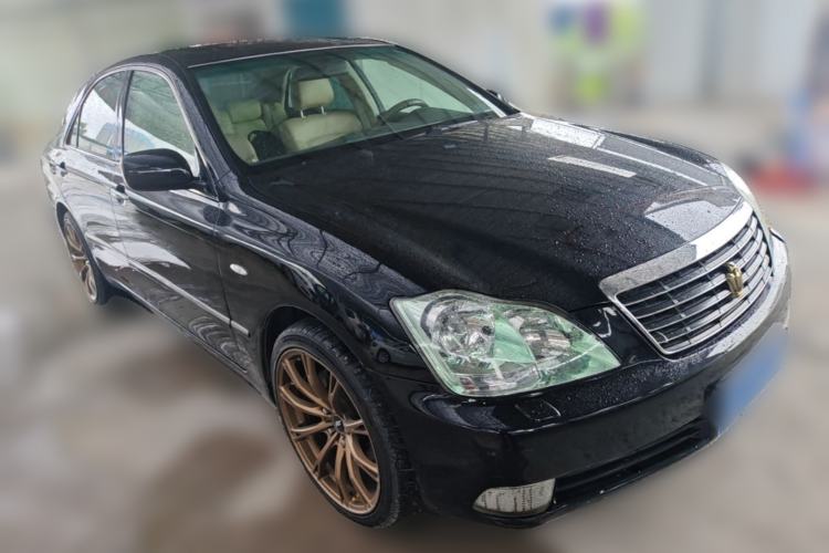 Used Toyota Crown 2007 2.5L Royal Genuine Leather Edition Front Right 45 Deg