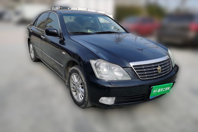 Used Toyota Crown 2007 2.5L Royal Special Edition Front Right 45 Deg