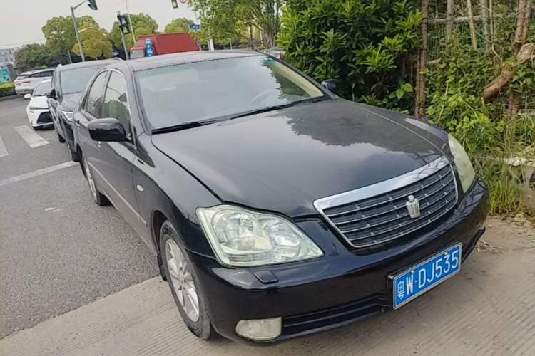 Used Toyota Crown 2007 3.0L Royal Saloon Stylish Navigation Front Right 45 Deg