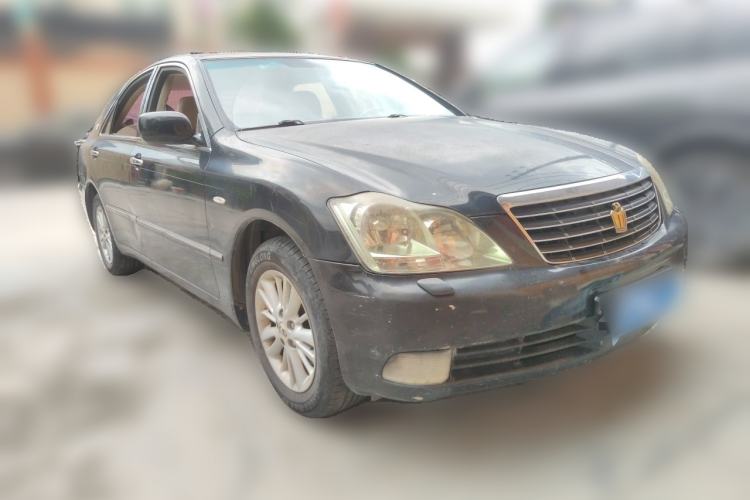 Used Toyota Crown 2007 2.5L Royal Special Edition Front Right 45 Deg