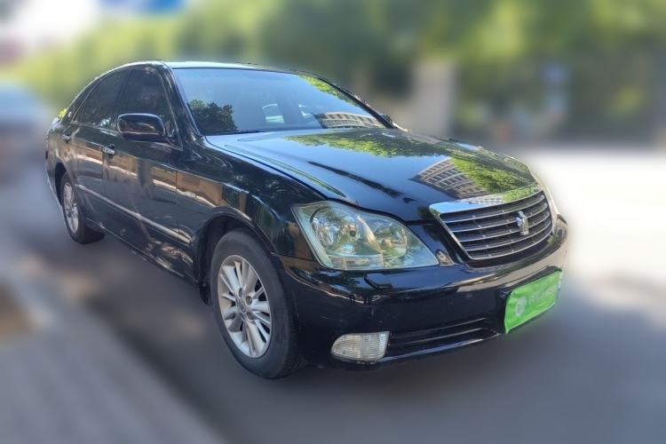 Used Toyota Crown 2007 3.0L Royal Saloon Navigation Front Right 45 Deg
