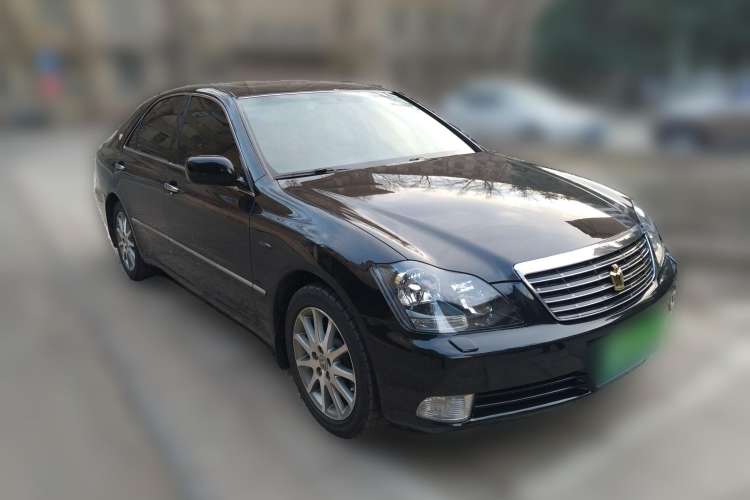 Used Toyota Crown 2007 3.0L Royal Saloon Stylish Navigation Front Right 45 Deg