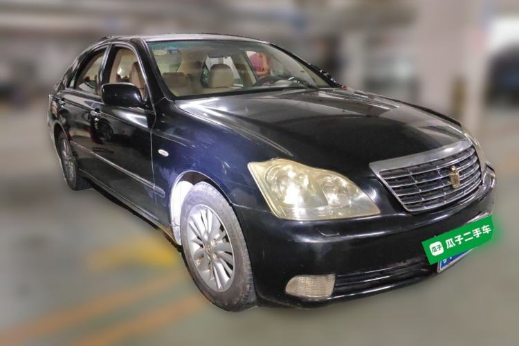 Used Toyota Crown 2007 2.5L Royal Special Edition Front Right 45 Deg