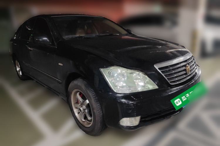 Used Toyota Crown 2007 2.5L Royal Special Edition Front Right 45 Deg
