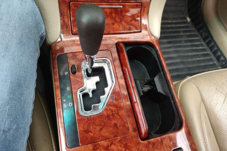 Used Toyota Crown 2007 2.5L Royal Special Edition Gear Lever