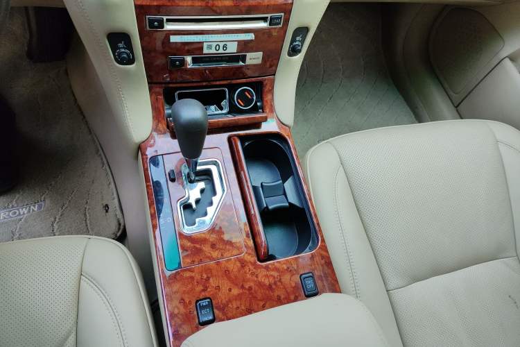 Used Toyota Crown 2007 2.5L Royal Special Edition Gear Lever