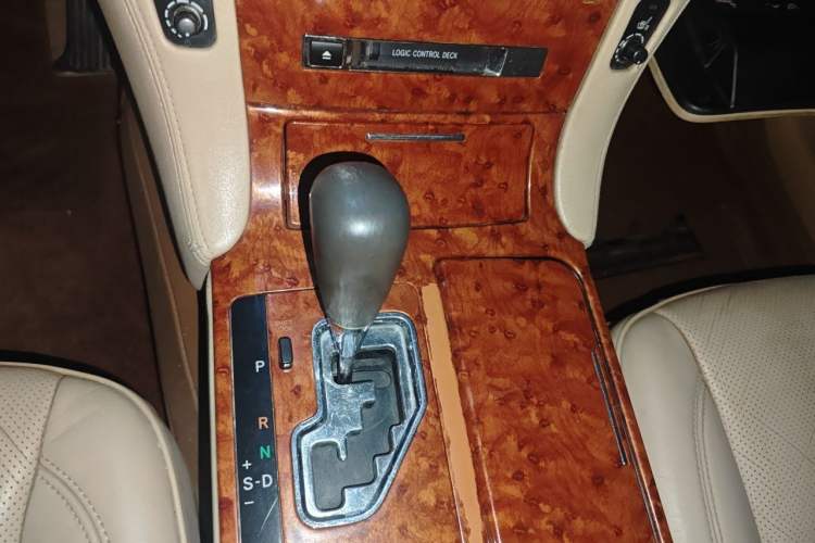 Used Toyota Crown 2007 2.5L Royal Special Edition Gear Lever