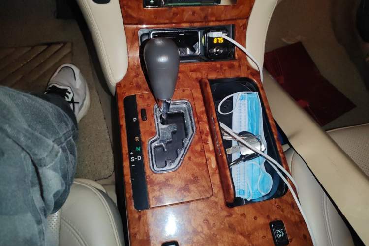Used Toyota Crown 2007 2.5L Royal Special Edition Gear Lever