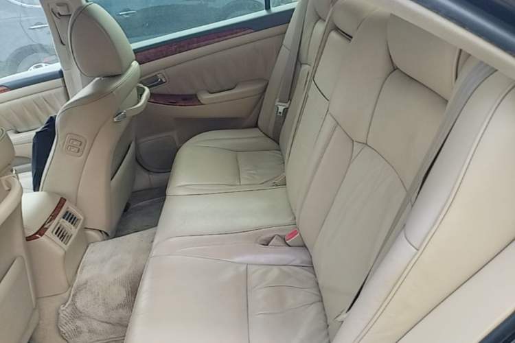 Used Toyota Crown 2007 3.0L Royal Saloon Stylish Navigation Left Rear Seat