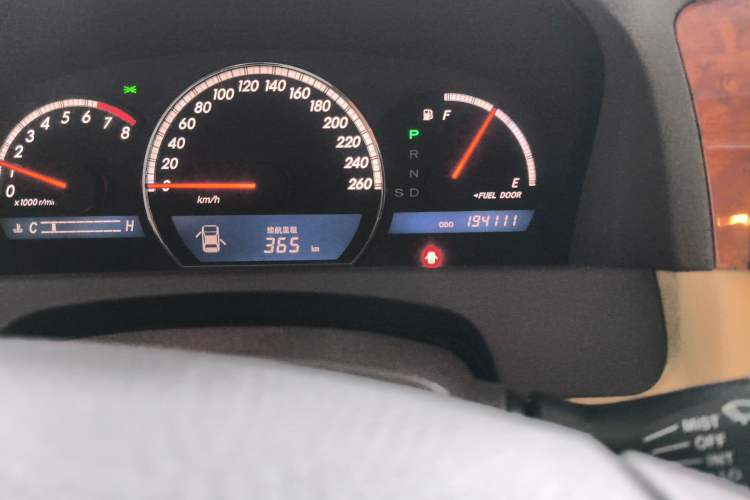 Used Toyota Crown 2007 2.5L Royal Special Edition Odometer Close Up