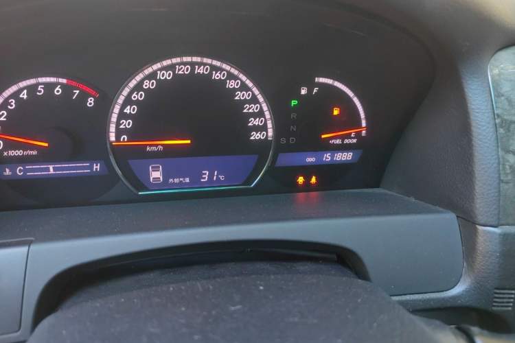 Used Toyota Crown 2007 3.0L Royal Saloon Navigation Odometer Close Up