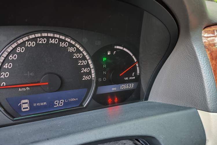 Used Toyota Crown 2007 2.5L Royal Special Edition Odometer Close Up