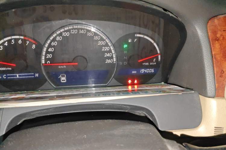 Used Toyota Crown 2007 2.5L Royal Special Edition Odometer Close Up