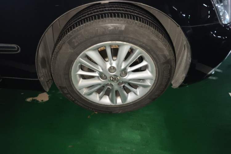 Used Toyota Crown 2007 3.0L Royal Saloon Standard Right Front Wheel Hub