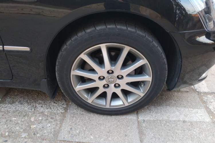 Used Toyota Crown 2007 3.0L Royal Saloon Stylish Navigation Right Front Wheel Hub