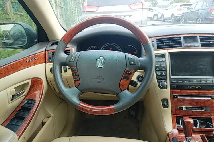 Used Toyota Crown 2007 3.0L Royal Saloon Stylish Navigation Steering Wheel