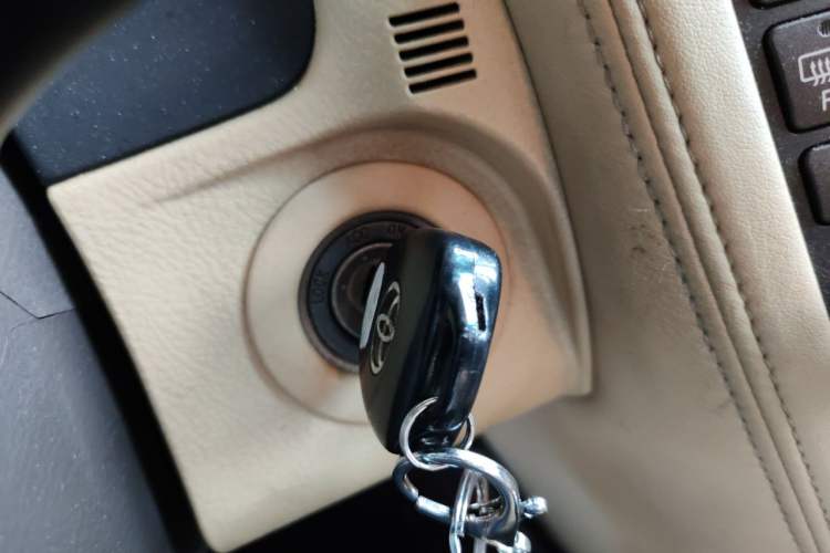 Used Toyota Crown 2007 2.5L Royal Special Edition Vehicle Key