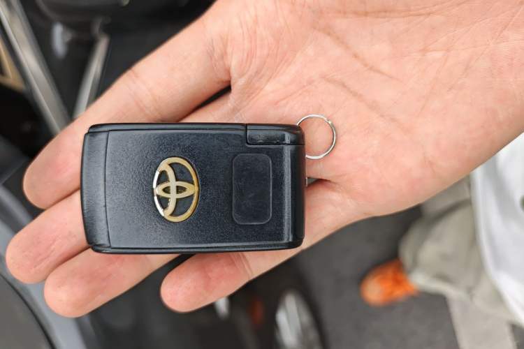 Used Toyota Crown 2007 3.0L Royal Saloon Navigation Vehicle Key