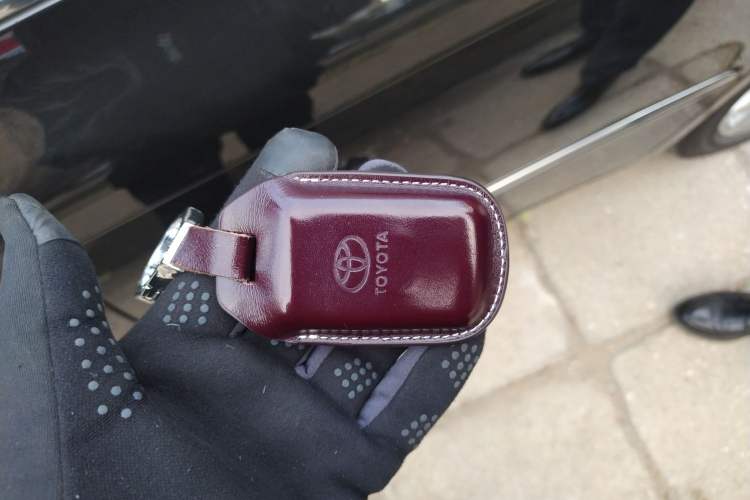 Used Toyota Crown 2007 3.0L Royal Saloon Stylish Navigation Vehicle Key