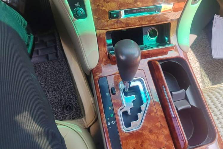 Used Toyota Crown 2007 2.5L Royal Special Edition Gear Lever