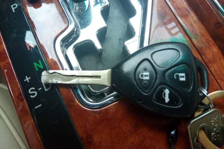 Used Toyota Crown 2007 2.5L Royal Genuine Leather Edition Vehicle Key