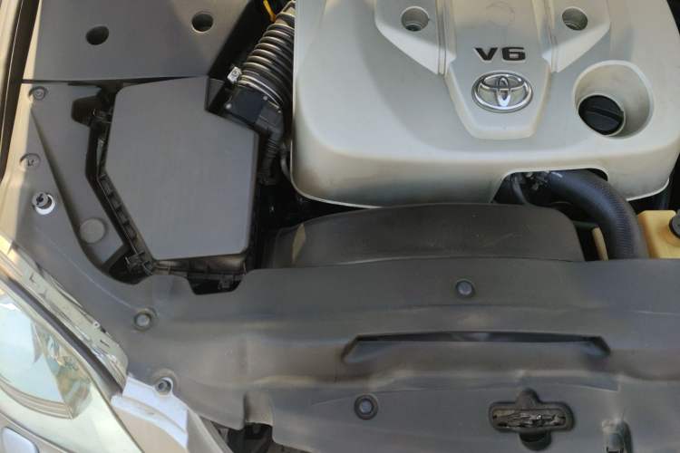 Used Toyota Crown 2007 2.5L Royal Special Edition Engine Bay Right