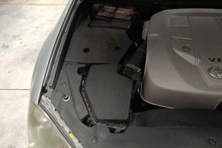 Used Toyota Crown 2007 2.5L Royal Genuine Leather Edition Engine Bay Right