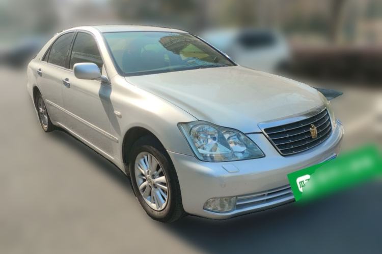 Used Toyota Crown 2007 2.5L Royal Special Edition Front Right 45 Deg