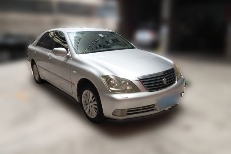 Used Toyota Crown 2007 2.5L Royal Genuine Leather Edition Front Right 45 Deg