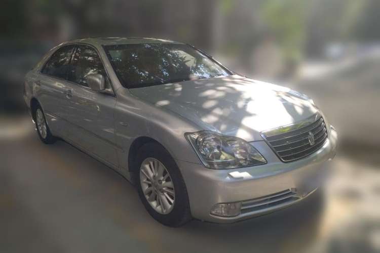 Used Toyota Crown 2007 3.0L Royal Saloon Navigation Front Right 45 Deg