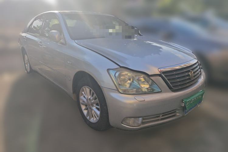 Used Toyota Crown 2007 2.5L Royal Special Edition Front Right 45 Deg