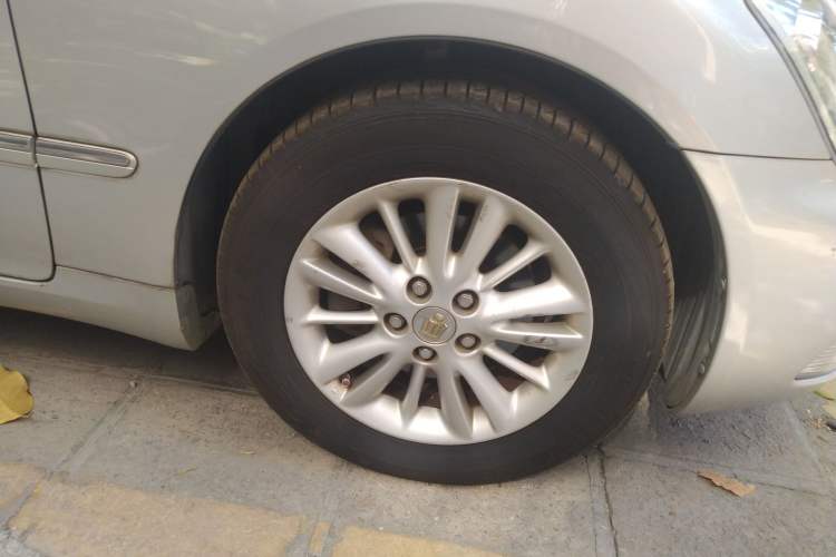 Used Toyota Crown 2007 3.0L Royal Saloon Navigation Right Front Wheel Hub