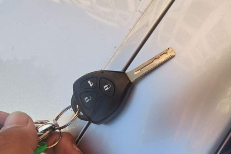 Used Toyota Crown 2007 2.5L Royal Special Edition Vehicle Key