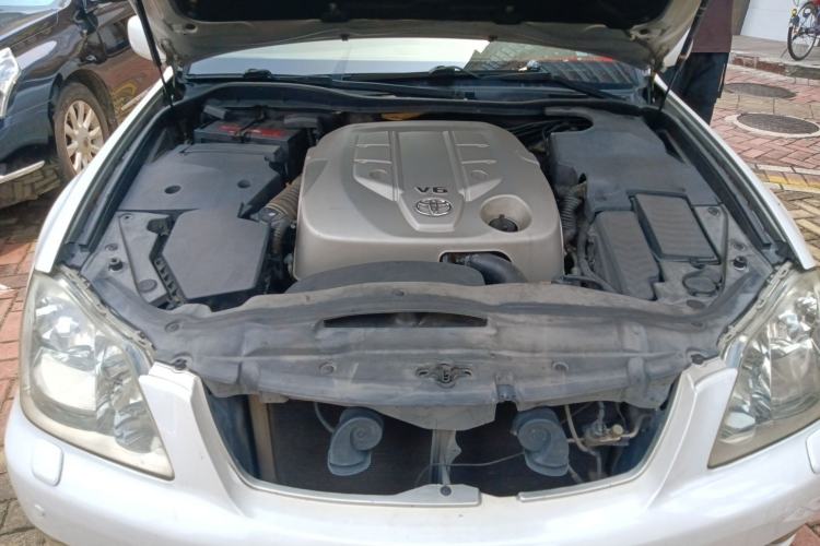 Used Toyota Crown 2007 2.5L Royal Special Edition Engine Bay